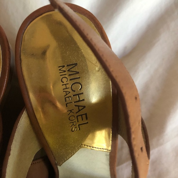 Women’s Michael Kor’s wedge sandals - Picture 2 of 4
